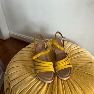 Women's shoes